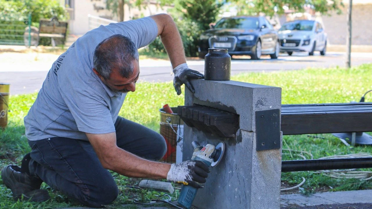 Yenişehir Belediyesi’nden Parklarda Kapsamlı Bakım Çalışması
