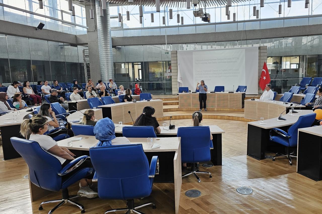 Belediyemiz'de Eş Başkanımız Mehmet Ergün'ün katılımı ile Toplumsal Cinsiyet Semineri