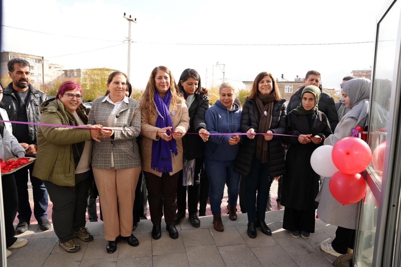 Hani'de Eş Başkanların Katılımı İle Eğitim ve Destek Evi Açıldı