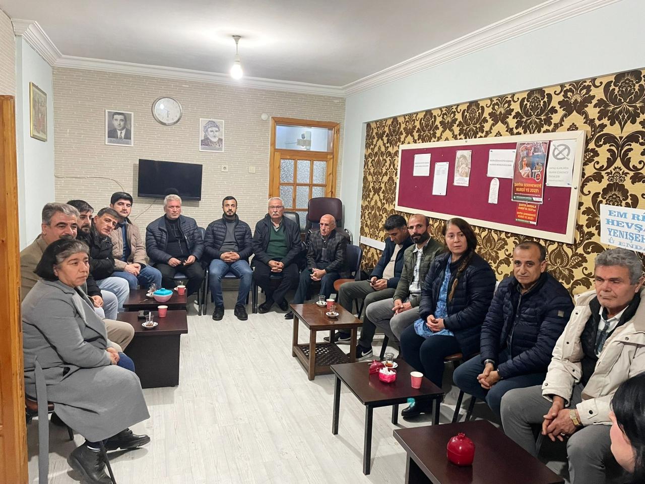 Eşbaşkanlar Akdağ ve Ergün'den Yenişehir DEM'in yeni yönetimine ziyaret