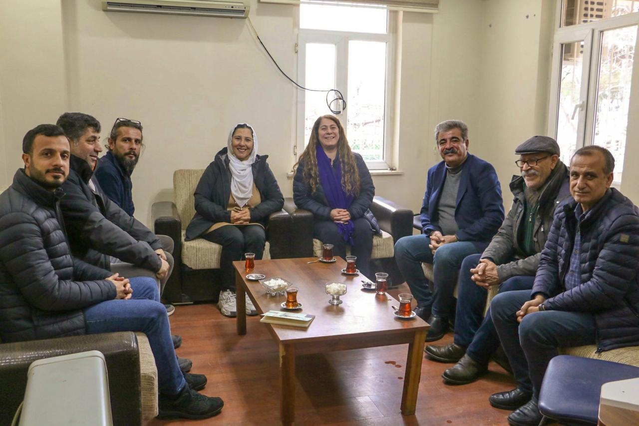 Eş başkan ve meclis üyelerimizle birlikte Kürt Edebiyatçılar Derneği’ni Ziyaret ettik.