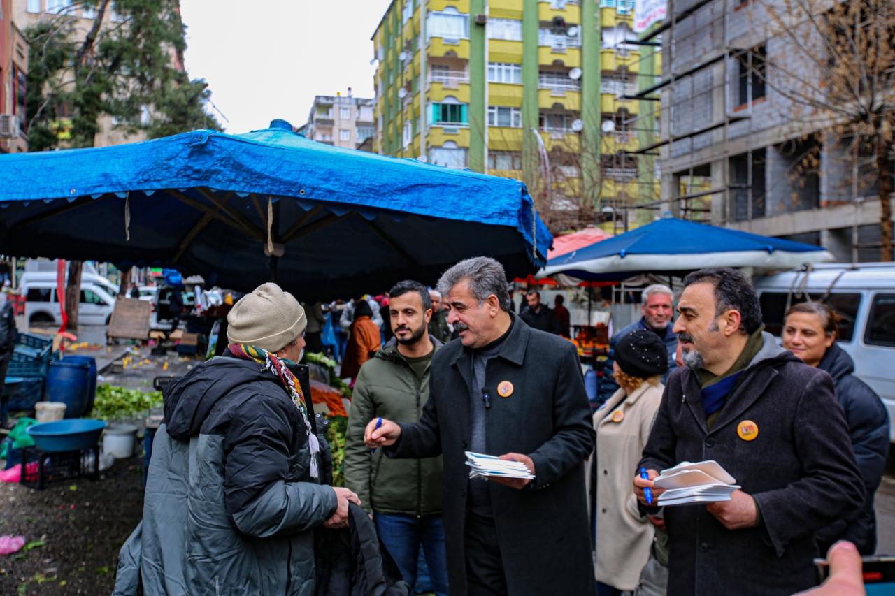 Semt Pazarı Kürtçe Etiketlere Büründü!