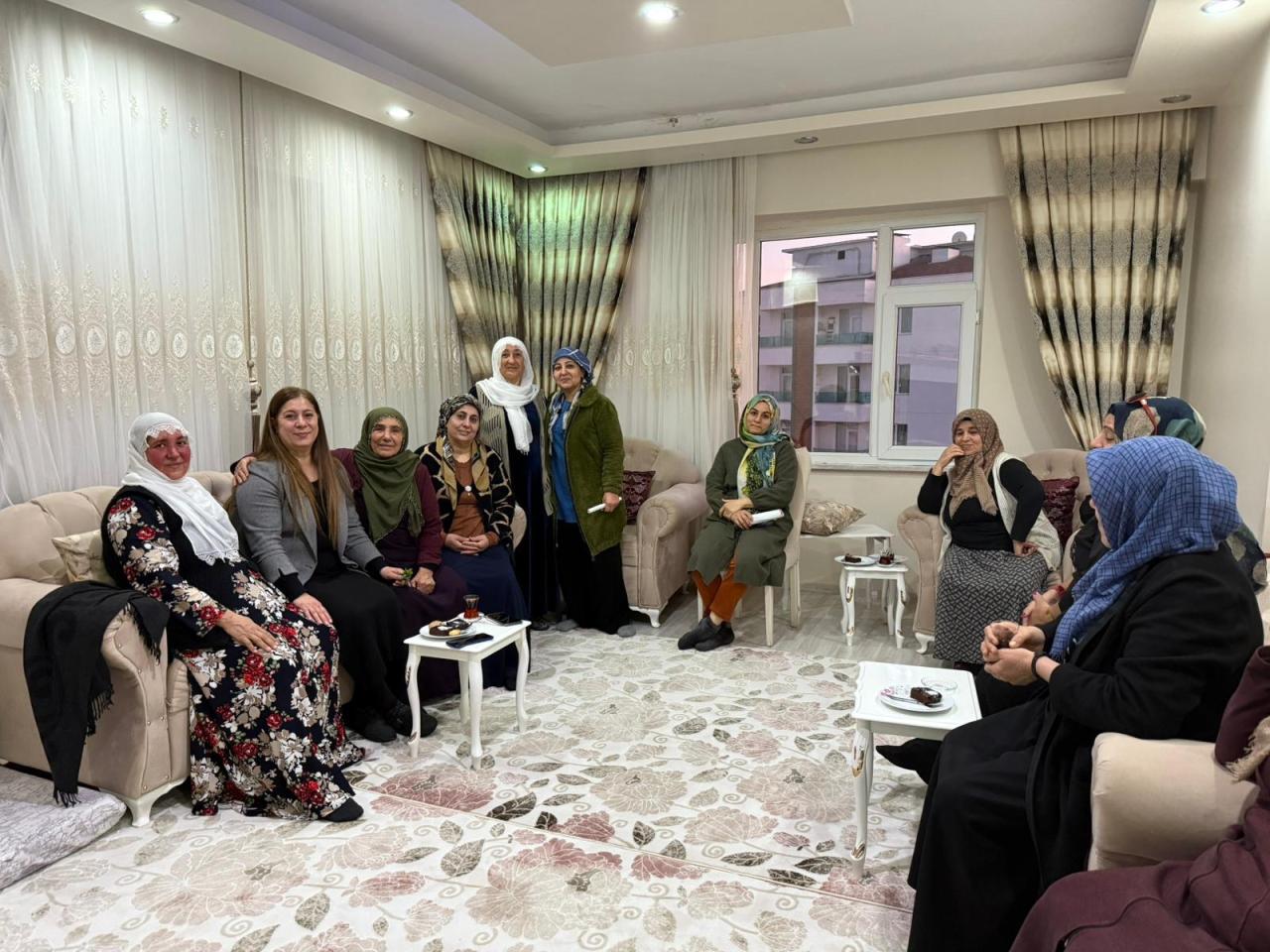 Çözüm bekleyen sosyal bir yara o lan madde bağımlığıyla mücadelede çözüm amaçlı fikir alışverişinde 
