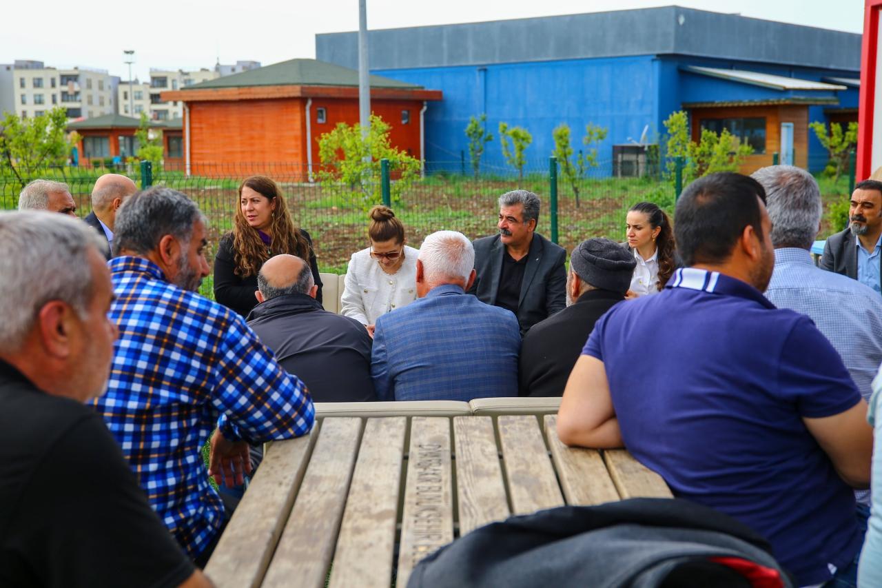Eş Başkanlardan Dış Birimlerdeki Personellere Bayram Ziyareti