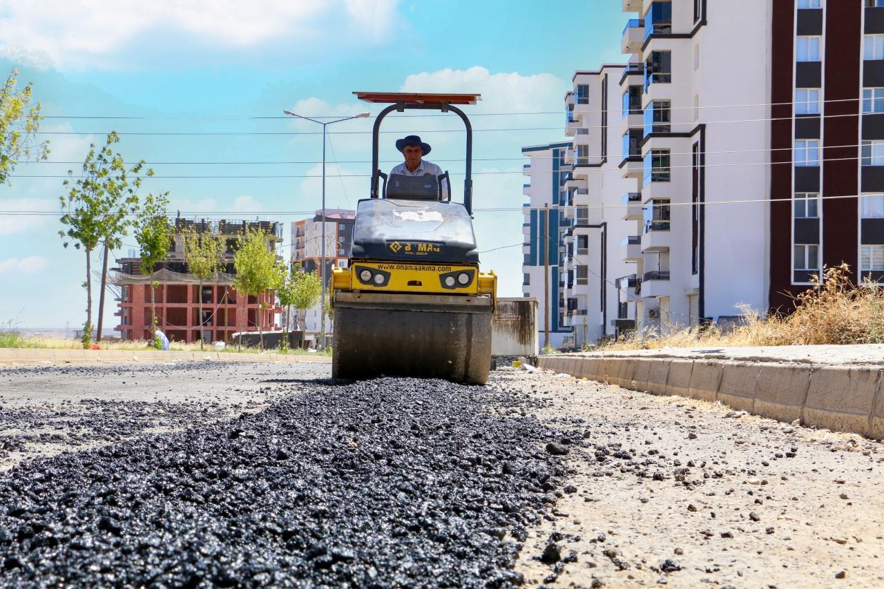 Üçkuyu TOKİ mahallesi 5. Cadde üzerinde asfalt yama çalışması gerçekleştirildi.