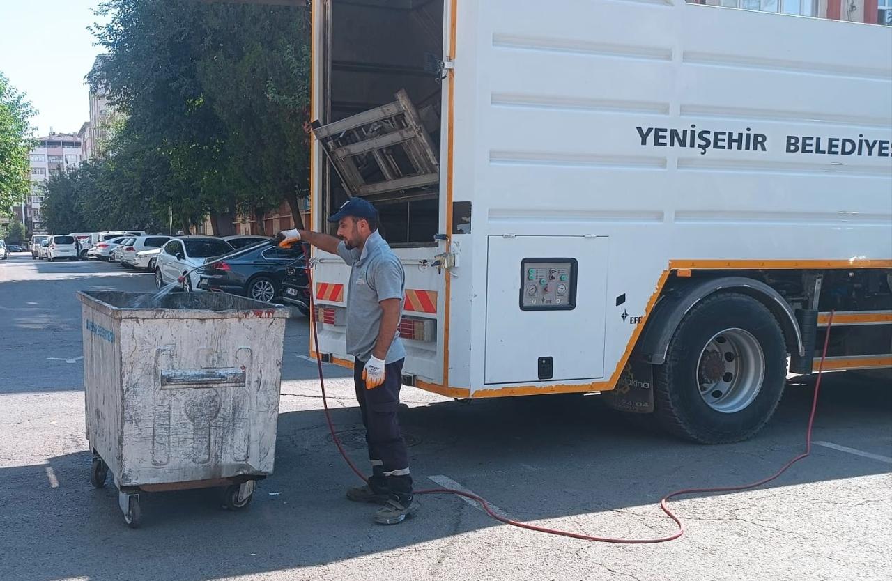Bağkur, Şehitlik ve Ofis semtlerinde bulunan konteynerlerde bakım, onarım ve yıkama çalışmalarımız a