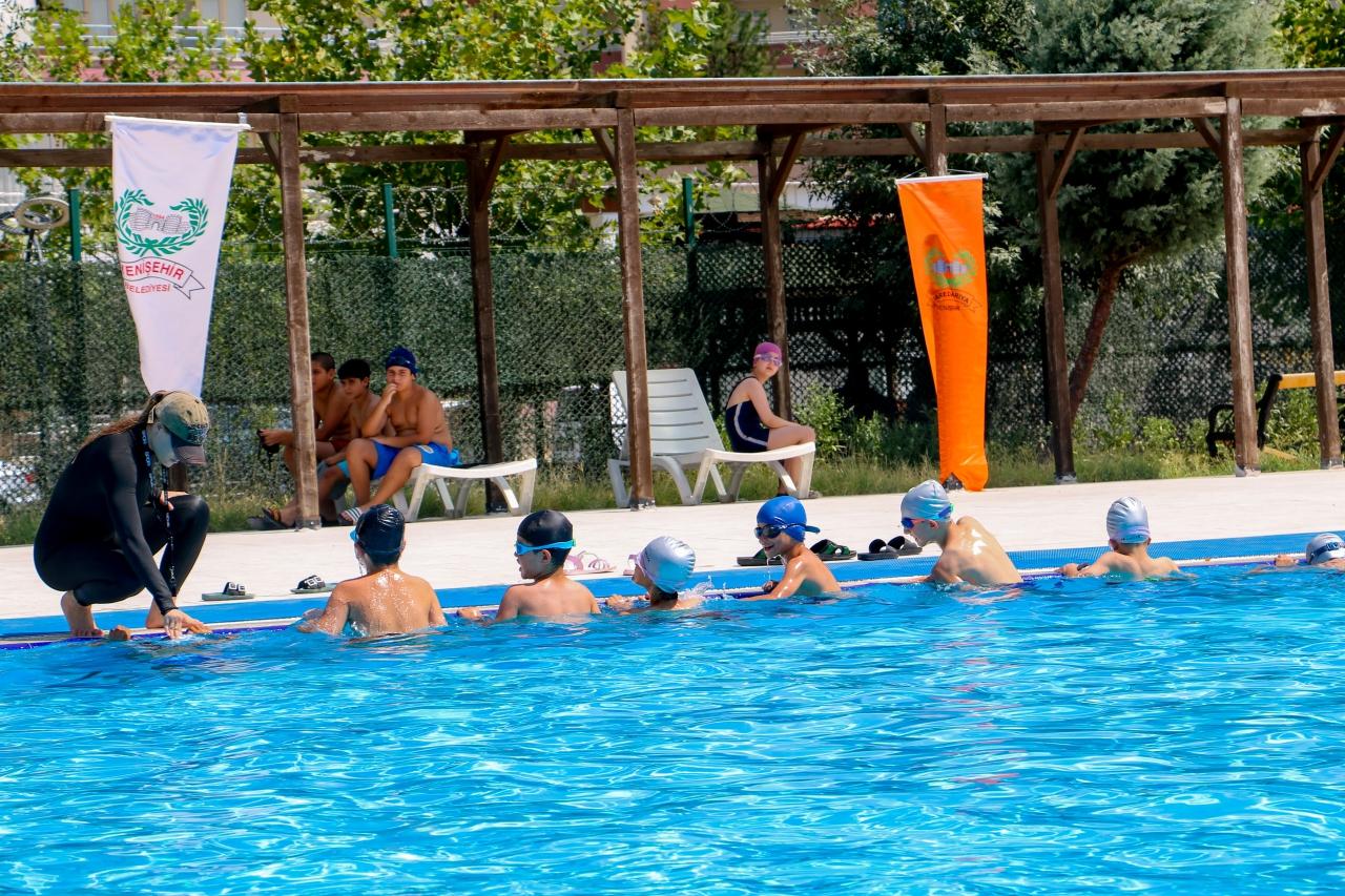 7-14 Yaş Arası Çocuklar İçin Yaz Yüzme Kursumuz Başladı!