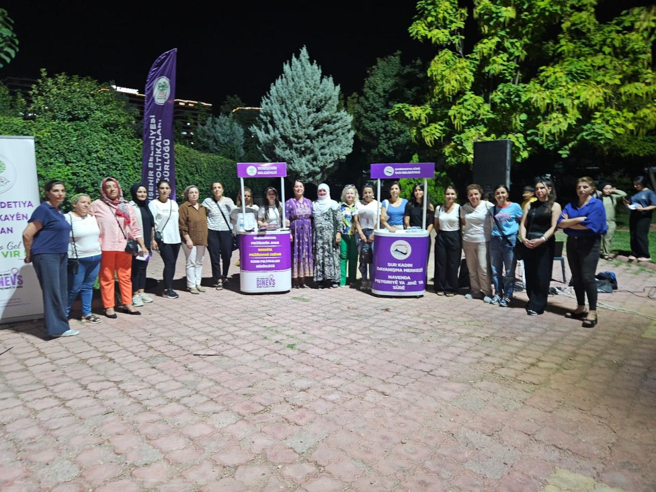 KADINA YÖNELİK ŞİDDETLE MÜCADELEDE BİLGİLENDİRME BROŞÜRLERİ DAĞITILDI