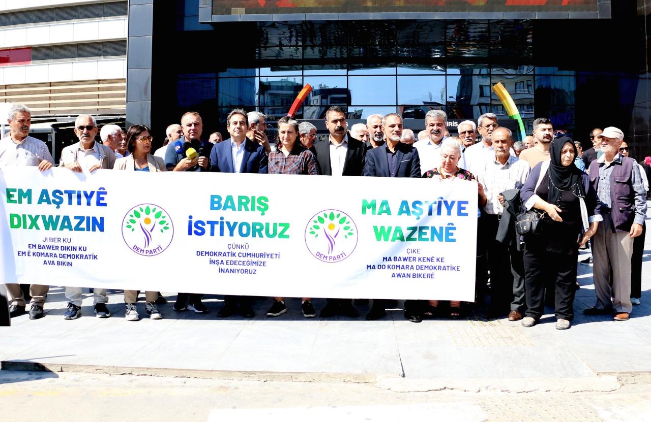 EŞBAŞKAN ERGÜN ' BARIŞ İSTİYORUZ ÇÜNKÜ...'KAMPANYASINA KATILDI