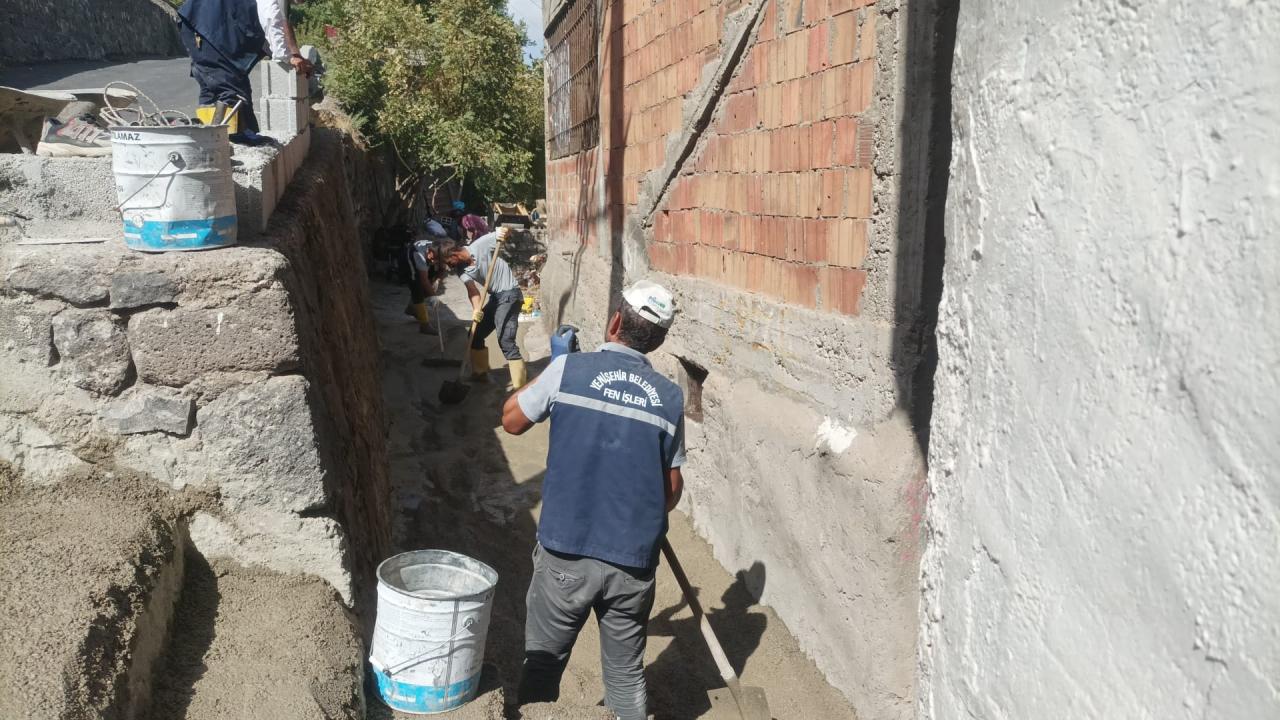 Dicle Mahallesi’nde Merdiven Onarım Çalışmaları