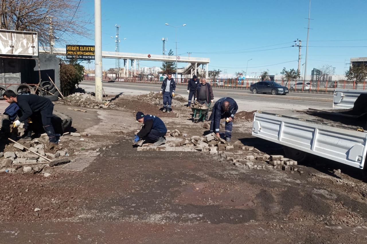 Bozulan Kaldırımlarda Parke Onarım Çalışması