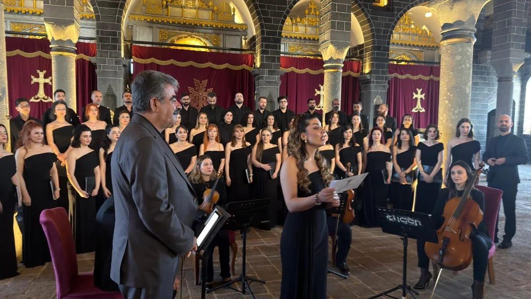Eşbaşkanımız Ergün Tigris Lansman Konserine Katıldı