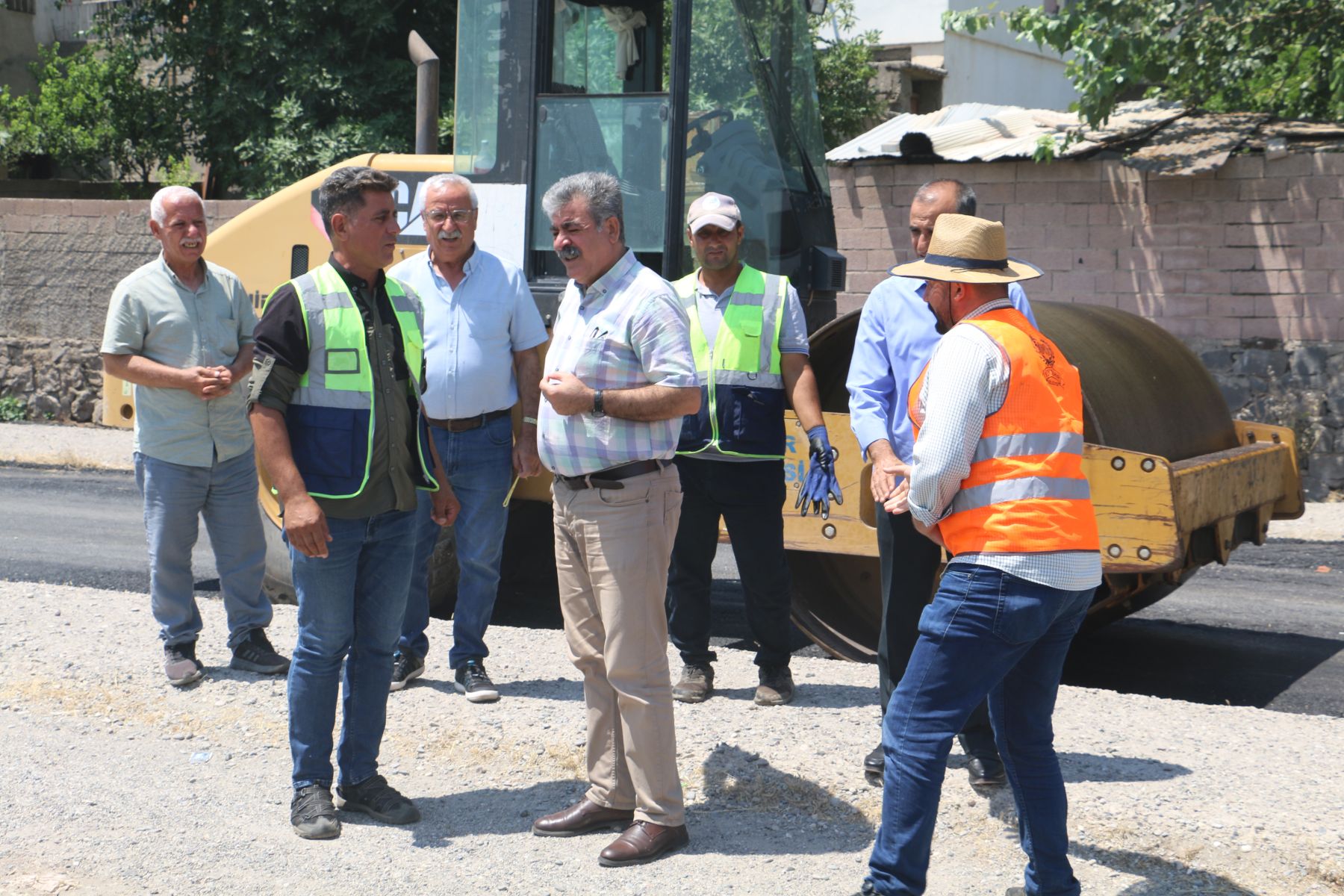 Eşbaşkan Ergün ve Meclis Üyeleri İlçe Genelindeki Altyapı ve Yol Çalışmalarını İnceledi