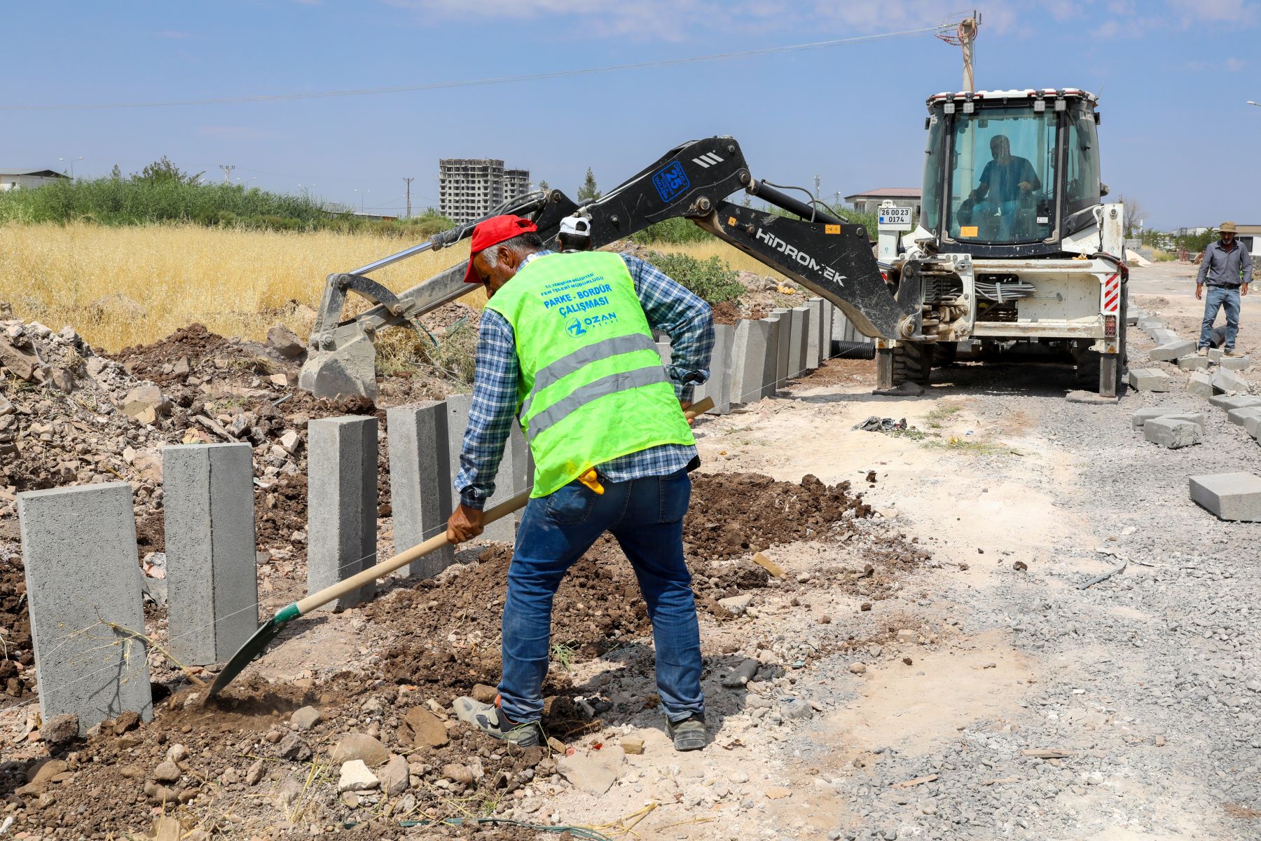 Tekstil Kent OSB’de Yol ve Kaldırım Çalışması