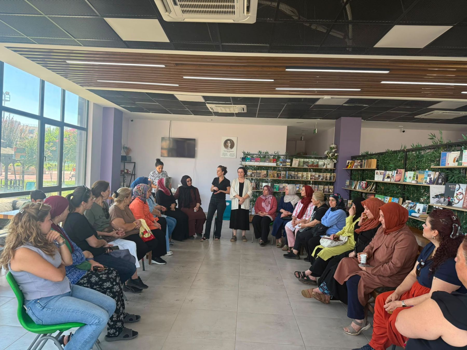 Binevş’te "Toplumsal Cinsiyetin Özgürleştirilmesi Atölyesi "Gerçekleştirildi
